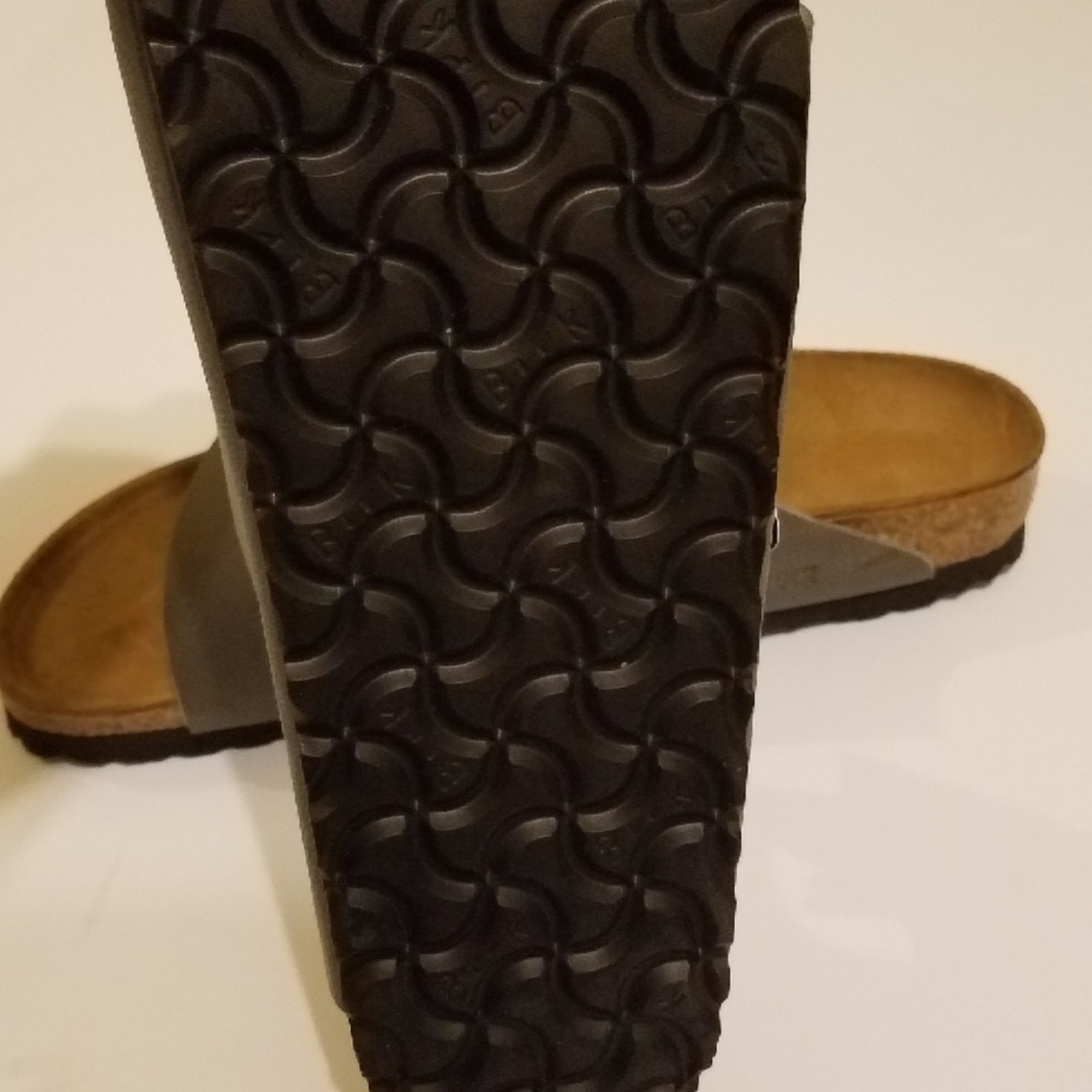 New Birkenstock Arizona Gray Sandals - Picture 6 of 6